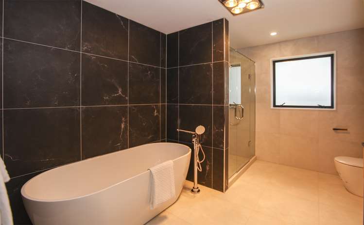 74 Armstrong Farm Drive East Tamaki Heights_16