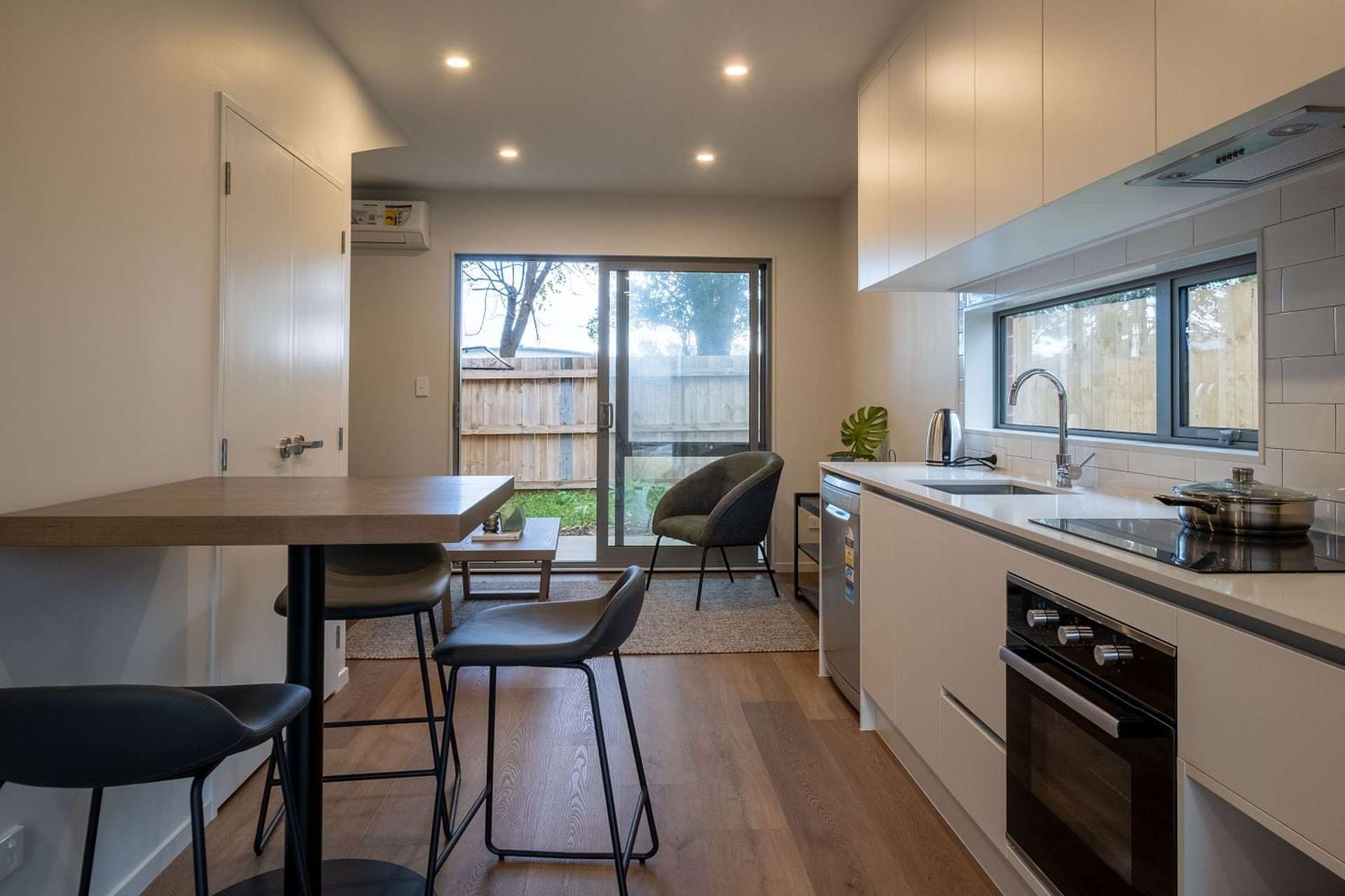 36 Te Ara Wai Mangere East_0