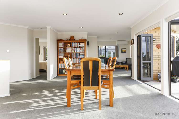 2c Highland Avenue Titirangi_4