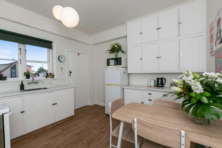 541b Marine Parade Napier South_8