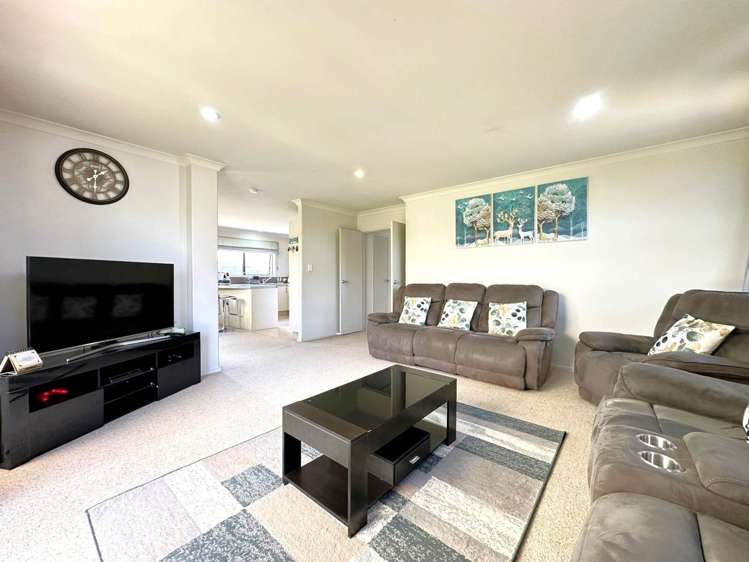 53 Sunningdale Street Wattle Downs_34