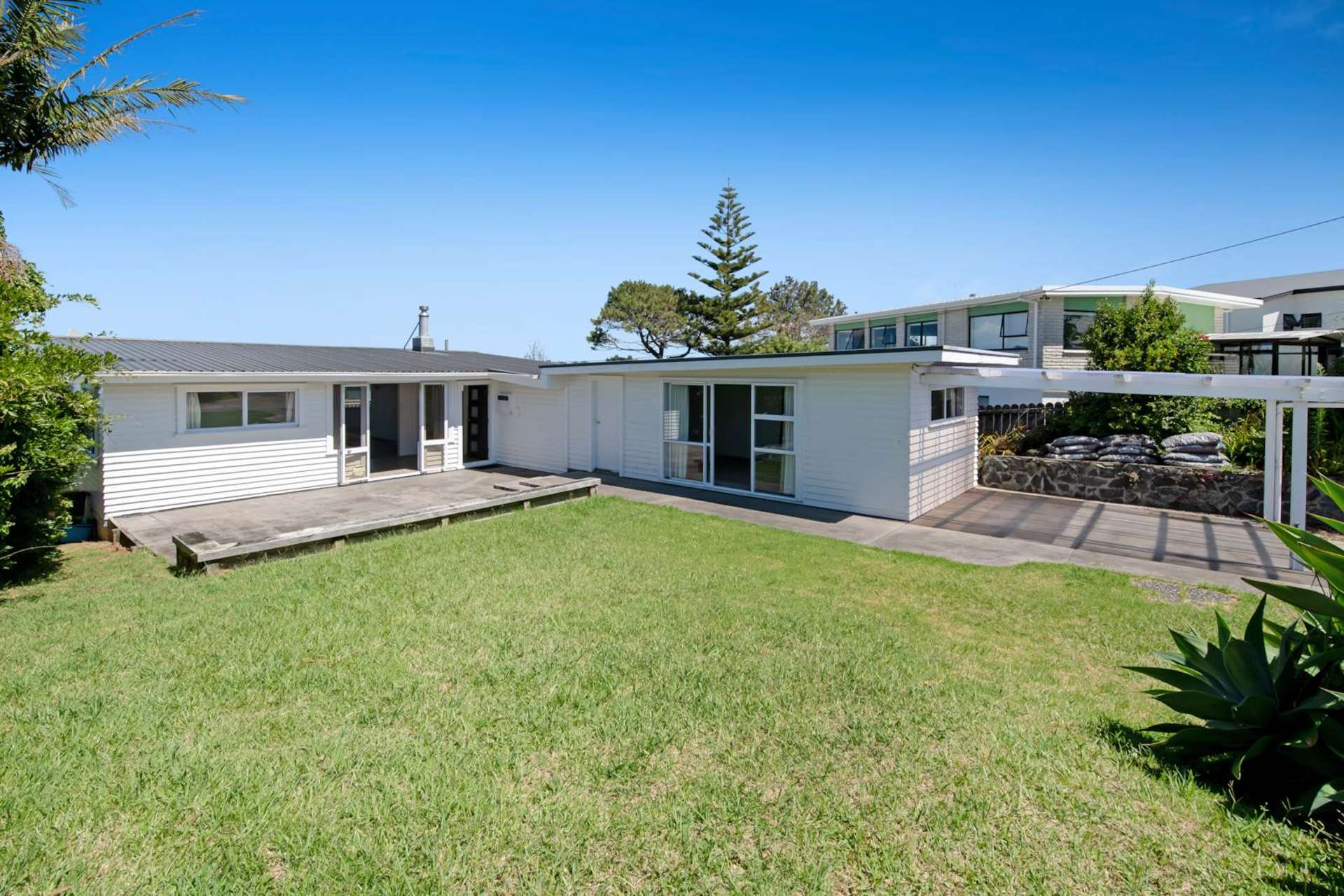 29 Roberts Road Matakatia_0