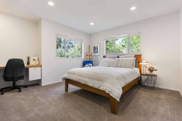 10 Thomas Hunter Lane Greenhithe_12