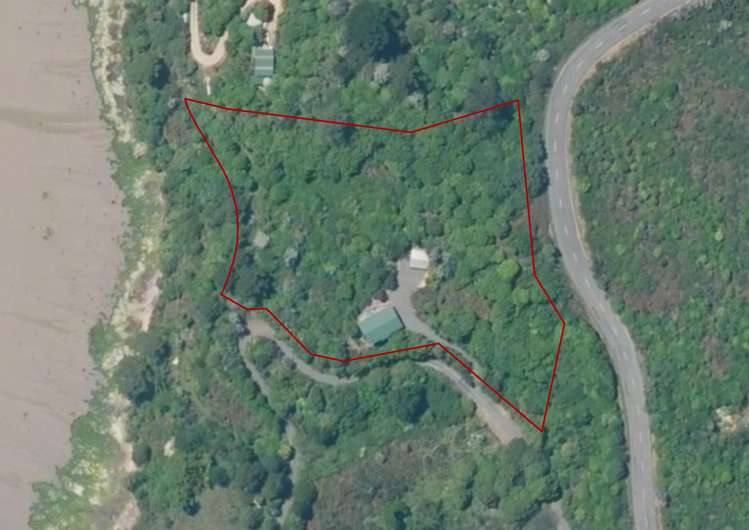 215 Queen Charlotte Drive Havelock_19