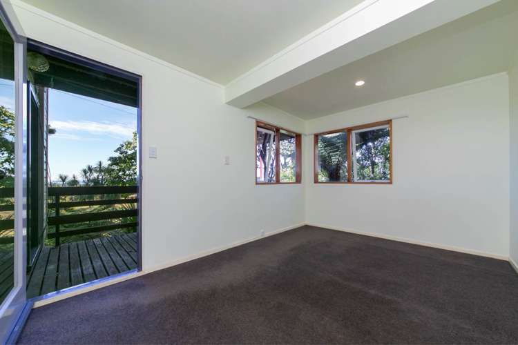 422 Huia Road Laingholm_13