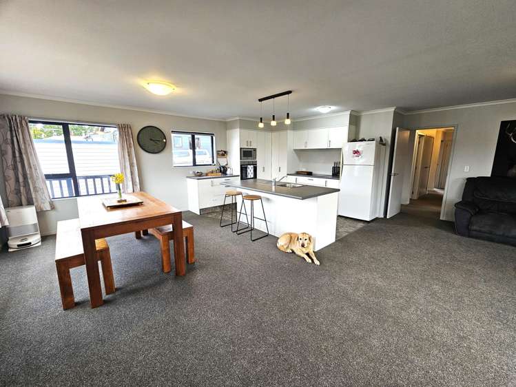 8 Macandrew Street Owaka_11