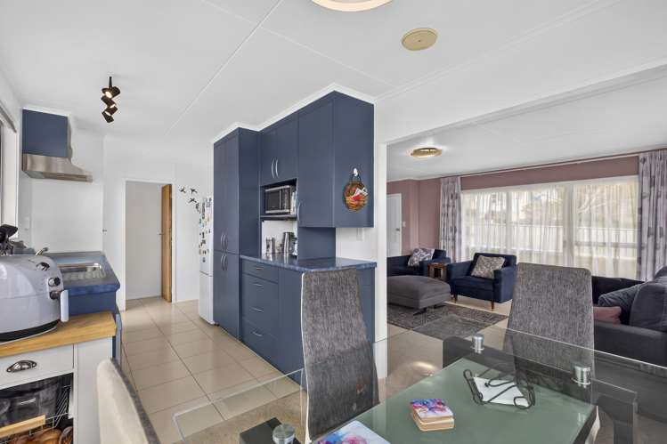 100 Riversdale Drive Merrilands_13