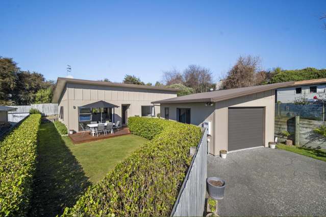 Sunny, private and immaculate – be quick!