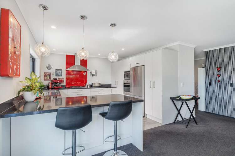 28 Motukorure Parade Cooks Beach_6