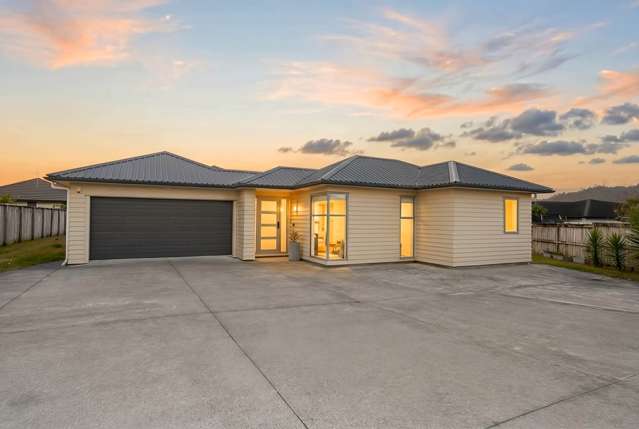 Private Courtyard Escape on 1,033sqm + Solar