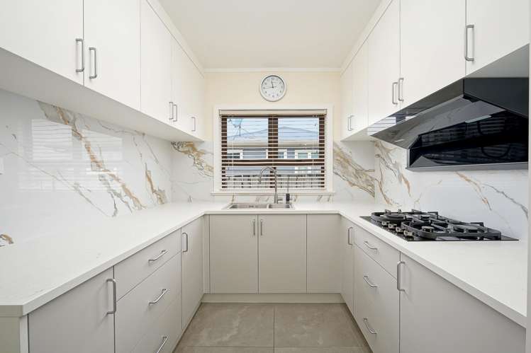 10 Nile Road Kelston_16