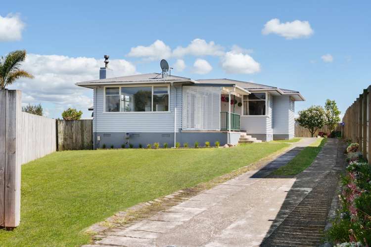 17A Stirling Grove Greerton_21