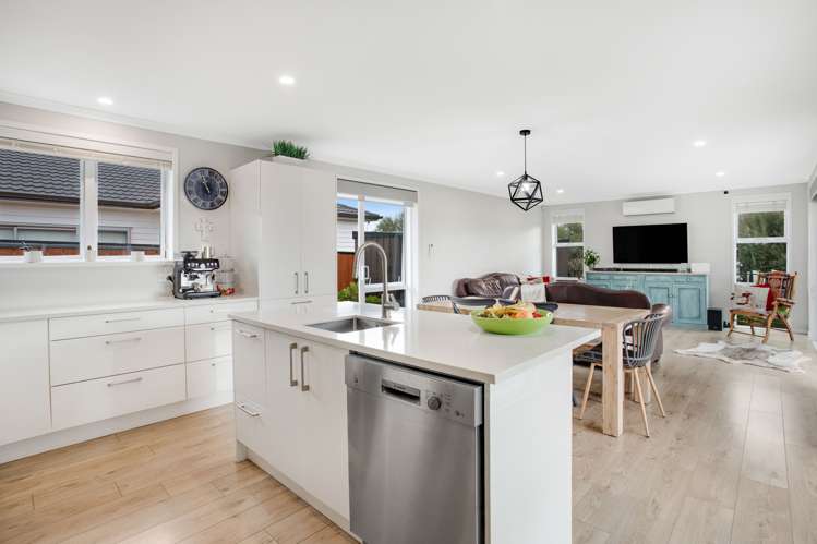 33 Black Beech Crescent Takanini_6