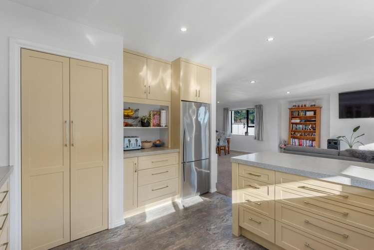 1 White Hart Lane Mosgiel_12