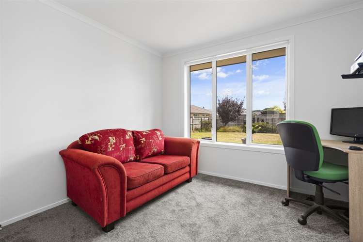 6 Plescher Crescent Leamington_15