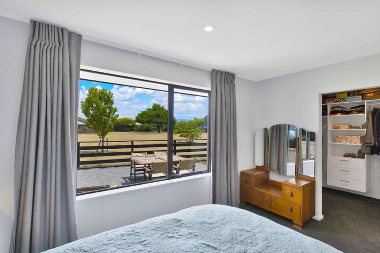 33 Seadown Crescent Amberley_5