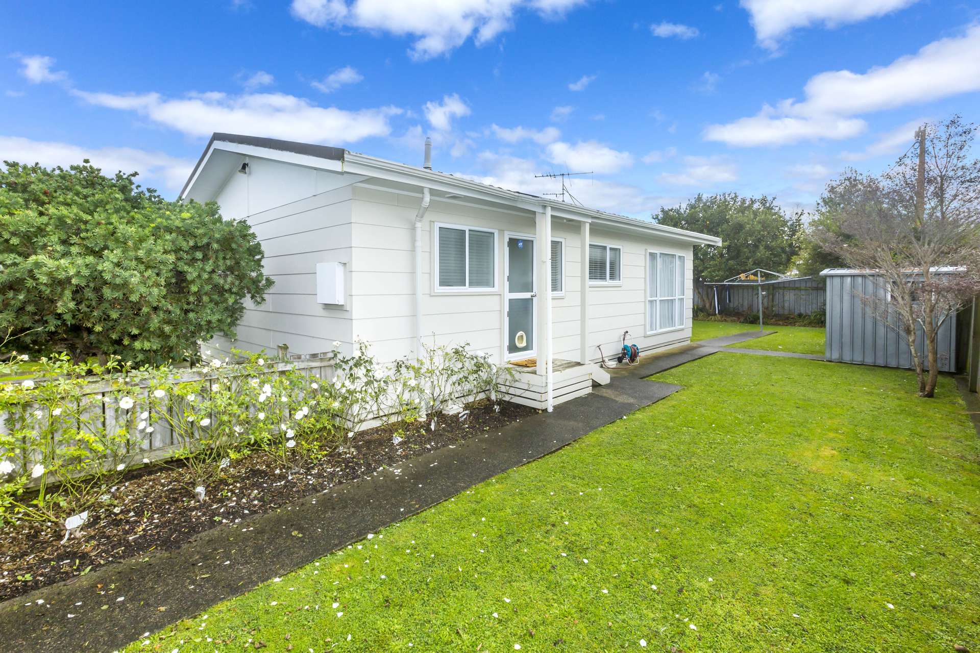 2/22 Barton Grove Naenae_0