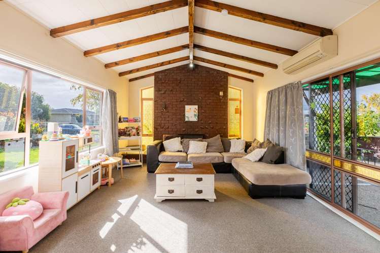 37 Robinson Crescent Tamatea_2