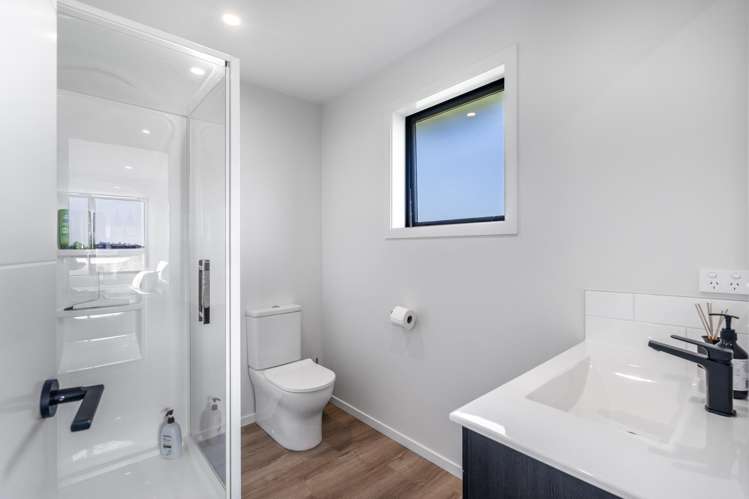 25 Glenda Place Seaward Bush_17