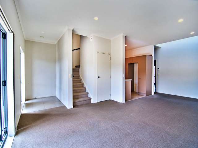 49 Mandival Avenue Flat Bush_3