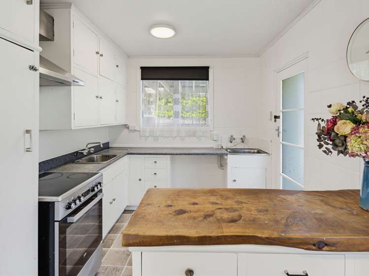 1 and 2 /12 John Street_4