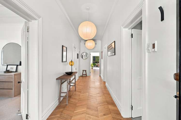 33 Hawkesbury Avenue_2