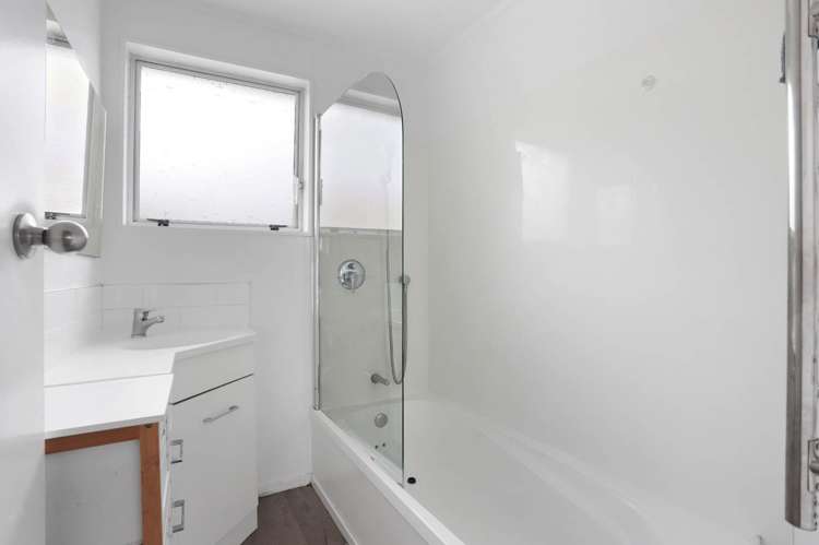 2/13 Hamurana Place Te Atatu Peninsula_12