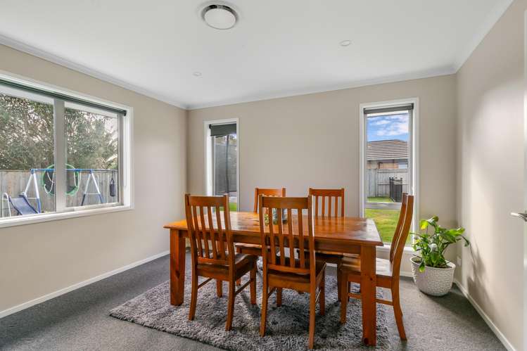 15 Barry Curtis Place_4