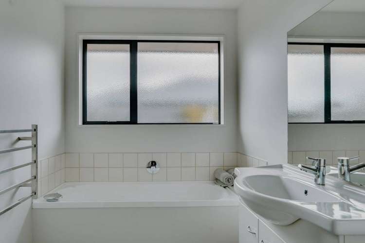 12 Algarve Close Blenheim Central_31