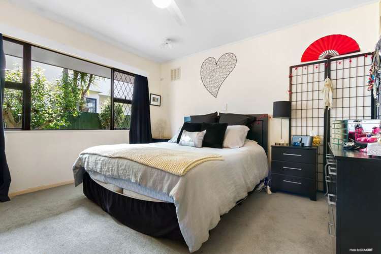 2/10 Cron Avenue Te Atatu South_6