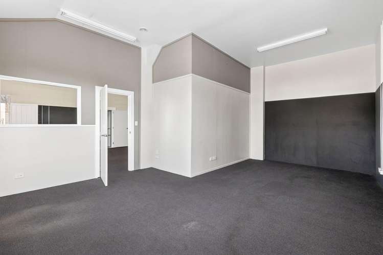 21 River Road Ngatea_4