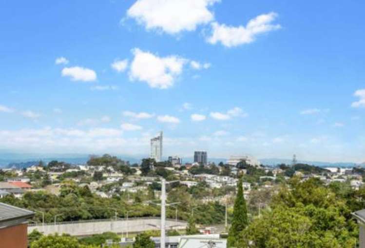 2/200 Sunnynook Road Totara Vale_9