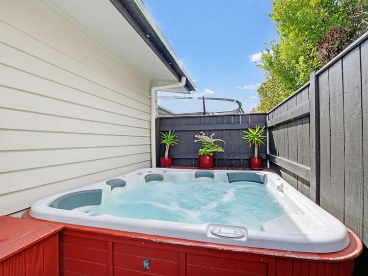 9 Majestic Way Kelvin Grove_34