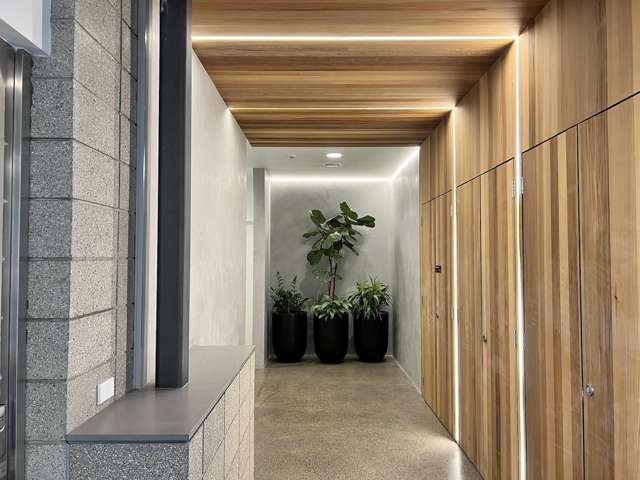 Pt Lv 1/8 Business Parade East Tamaki_2