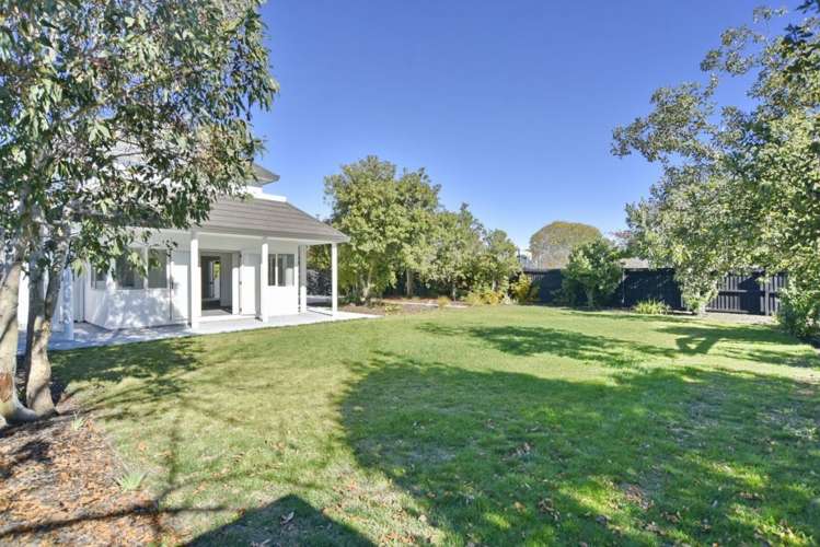 3 Glastonbury Drive Burwood_34