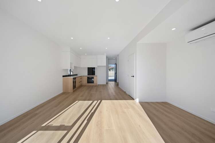 10-12 Clendon Place Manurewa_24