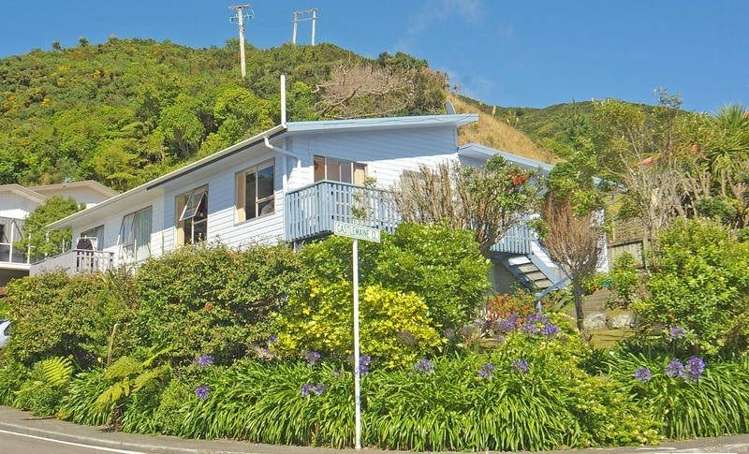 2/90 Allington Road Karori_5