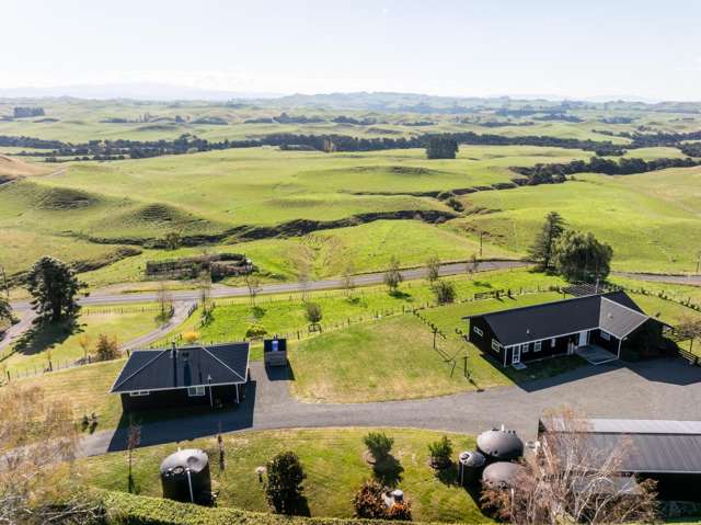 Immaculate lifestyle living with two houses