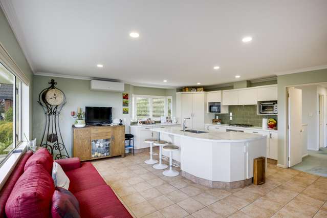 76A Churchill Drive Taradale_2