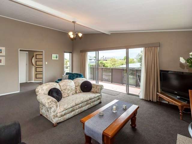 54 Wikiriwhi Crescent Awapuni_4