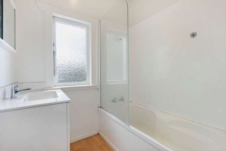 5 Riro Street Point Chevalier_12