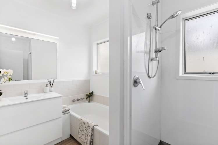 3/5 Teal Crescent Beach Haven_13