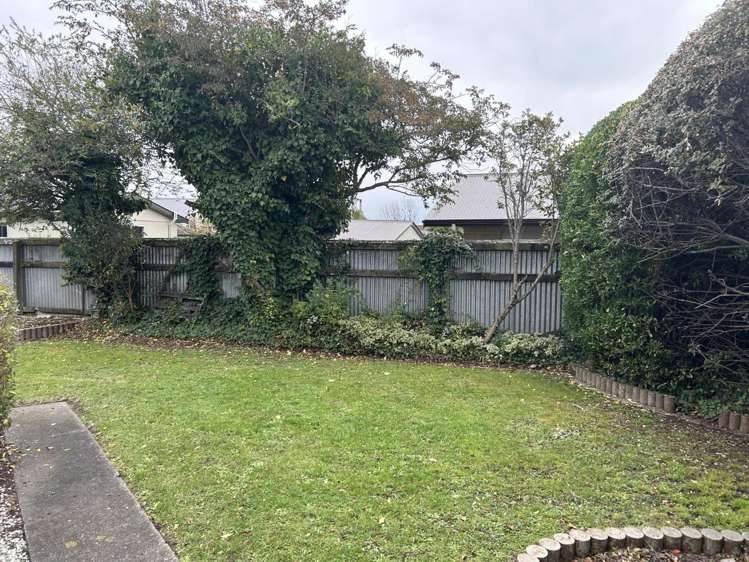 2/12 Cornwall Place 10816_7