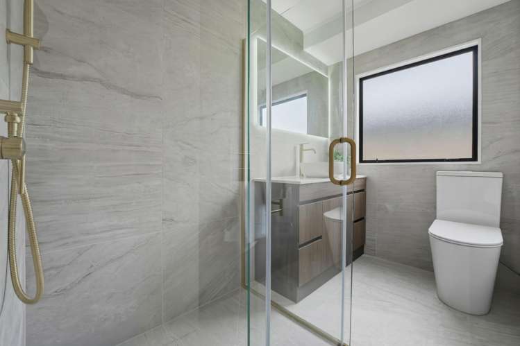 2/68 Meadowood Drive Unsworth Heights_12