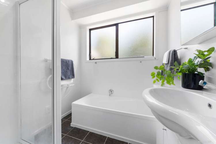 18 Panzic Place Glen Eden_10