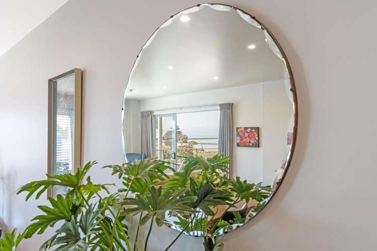 9/90 Customhouse Street Gisborne_12