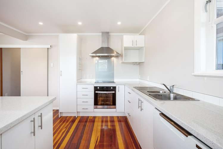 23 Turkington Street Tawa_12