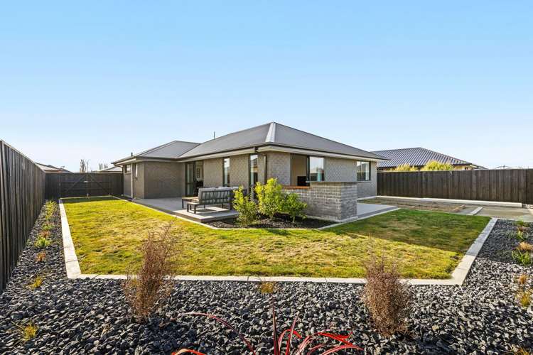 6 Helicon Street_1