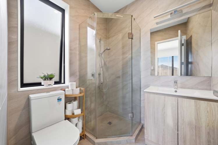 7 Bushfield Drive Flat Bush_13