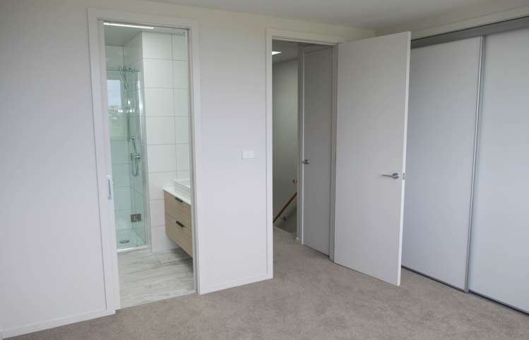 9/4 Stables Lane Silverdale_11